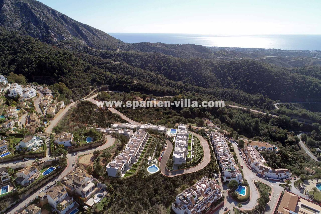 Bei MARBELLA - Exklusive NEUBAU-Reihen-Villen zwischen Bergen und Meer