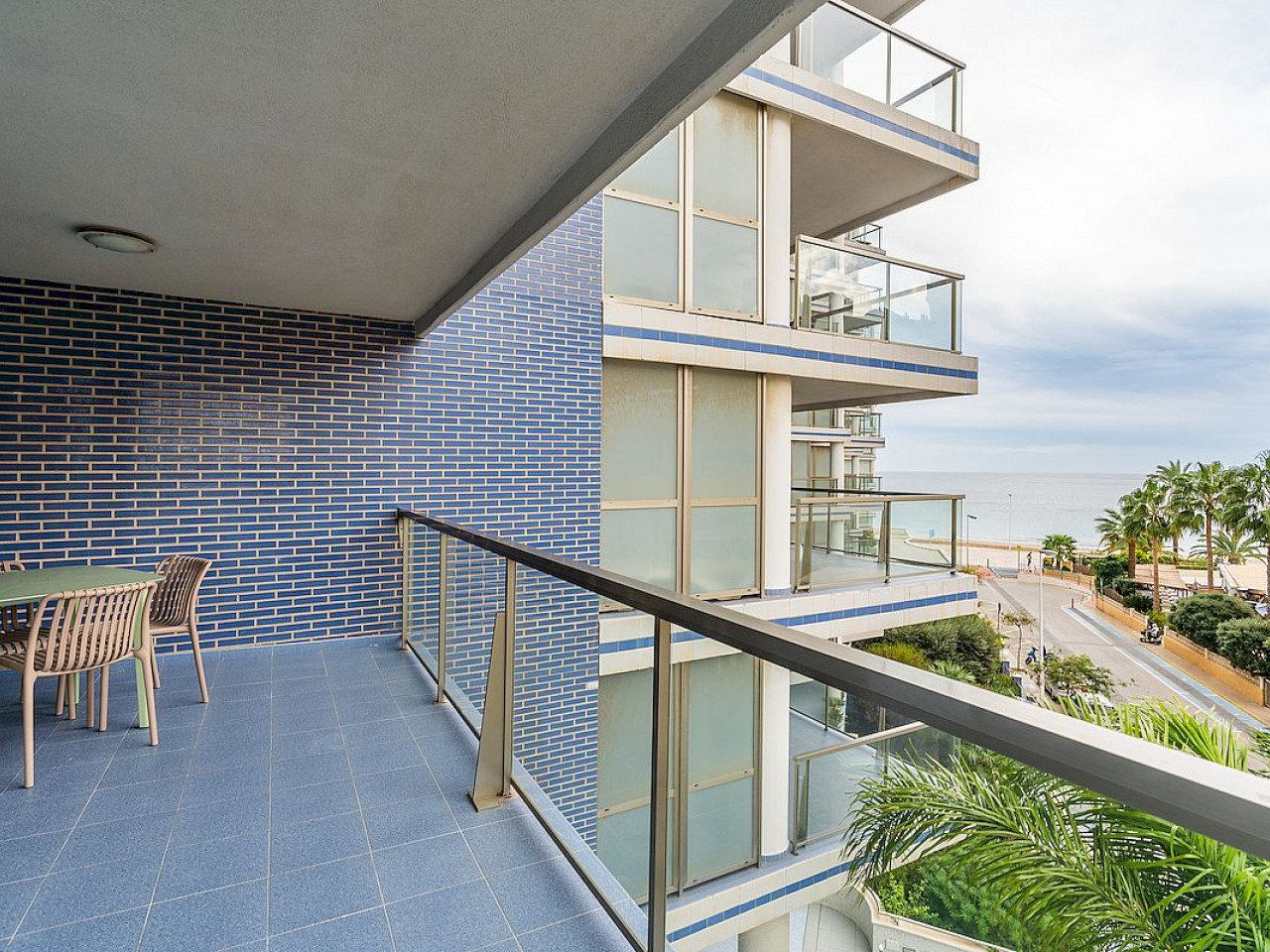 Penthouse mit riesigen Terrassen direkt am Strand - Meerblick
