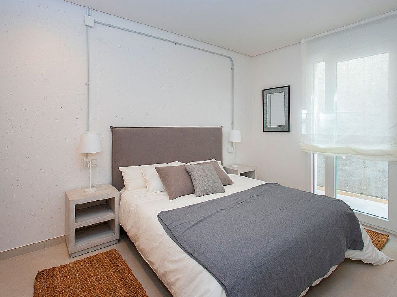 Moderne Neubau-Villa auf 2 Ebenen in ruhiger Gegend