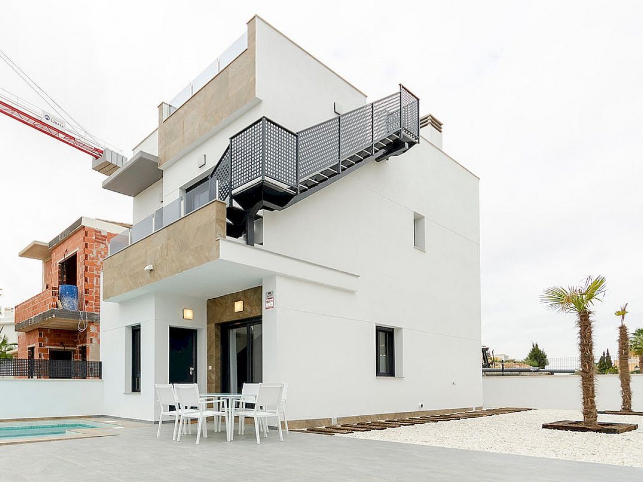 Laguna Neubau-Villa mit Pool in hohem Standard