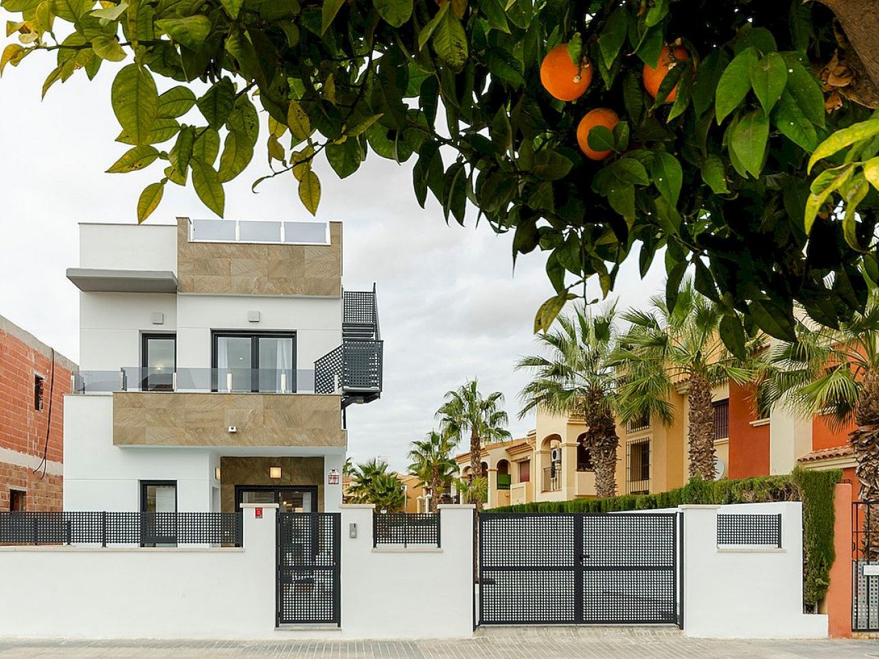 Laguna Neubau-Villa mit Pool in hohem Standard