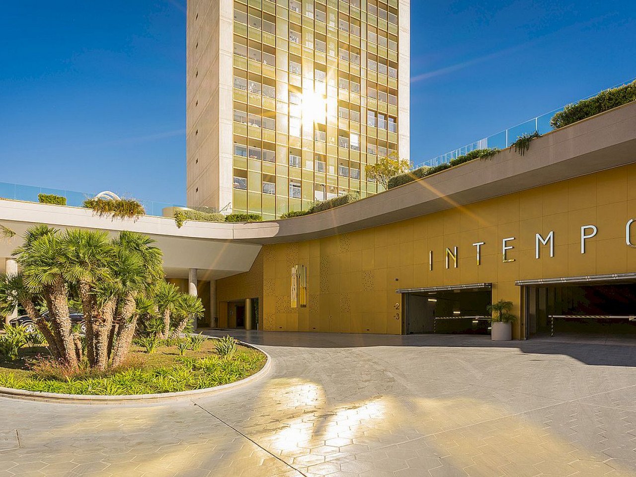 Der markanteste Wohn-Tower der Stadt - Luxus und Traum-Ausblick