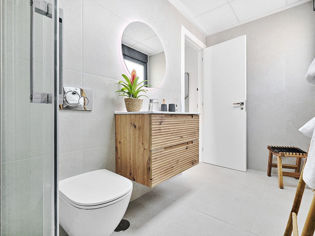 Exklusive neue Wohnanlage - Luxusvillen mit großem Pool