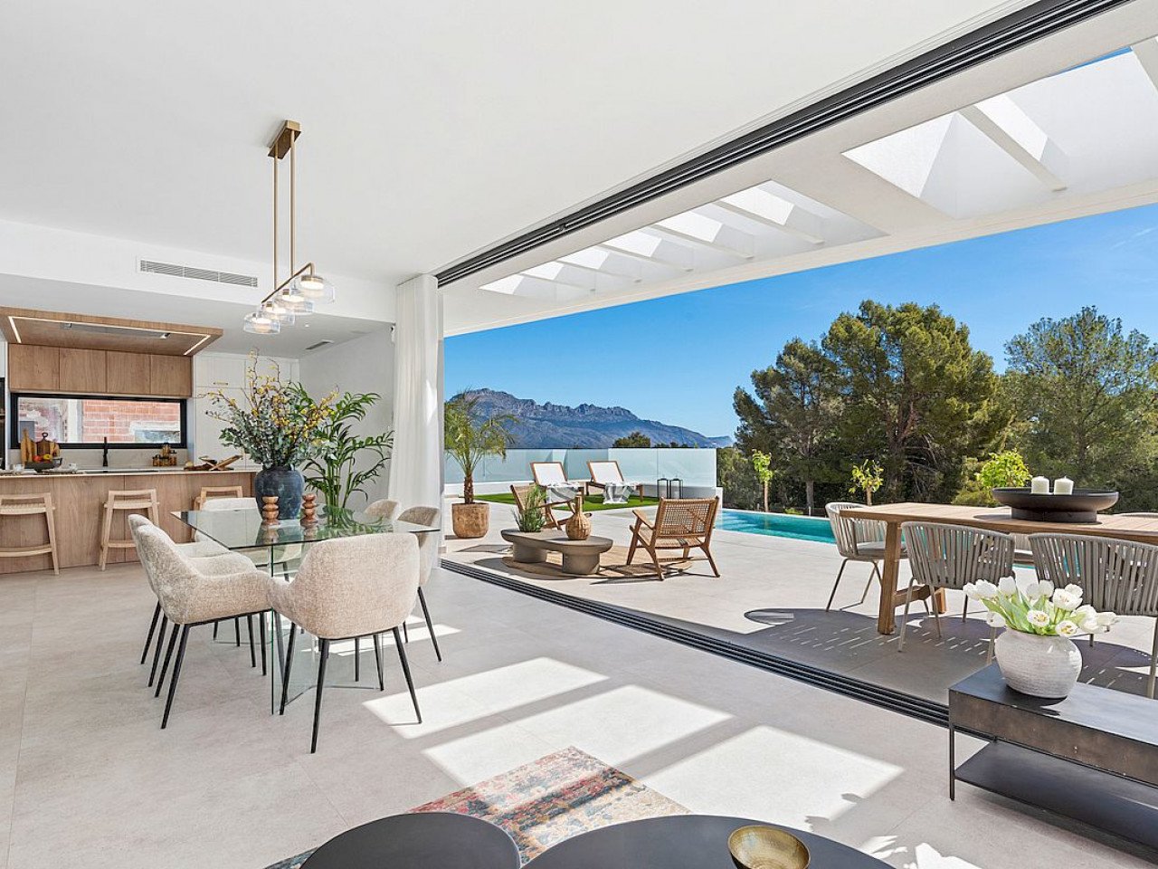 Exklusive Neubau-Villen in einzigartiger Lage mit Panorama-Blick Berge und Meer