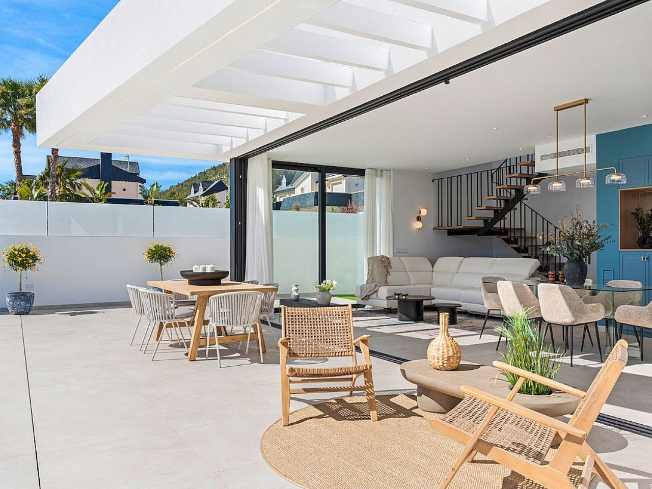 Exklusive Neubau-Villen in einzigartiger Lage mit Panorama-Blick Berge und Meer