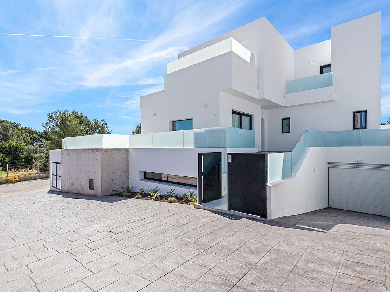 Exklusive Neubau-Villen in einzigartiger Lage mit Panorama-Blick Berge und Meer