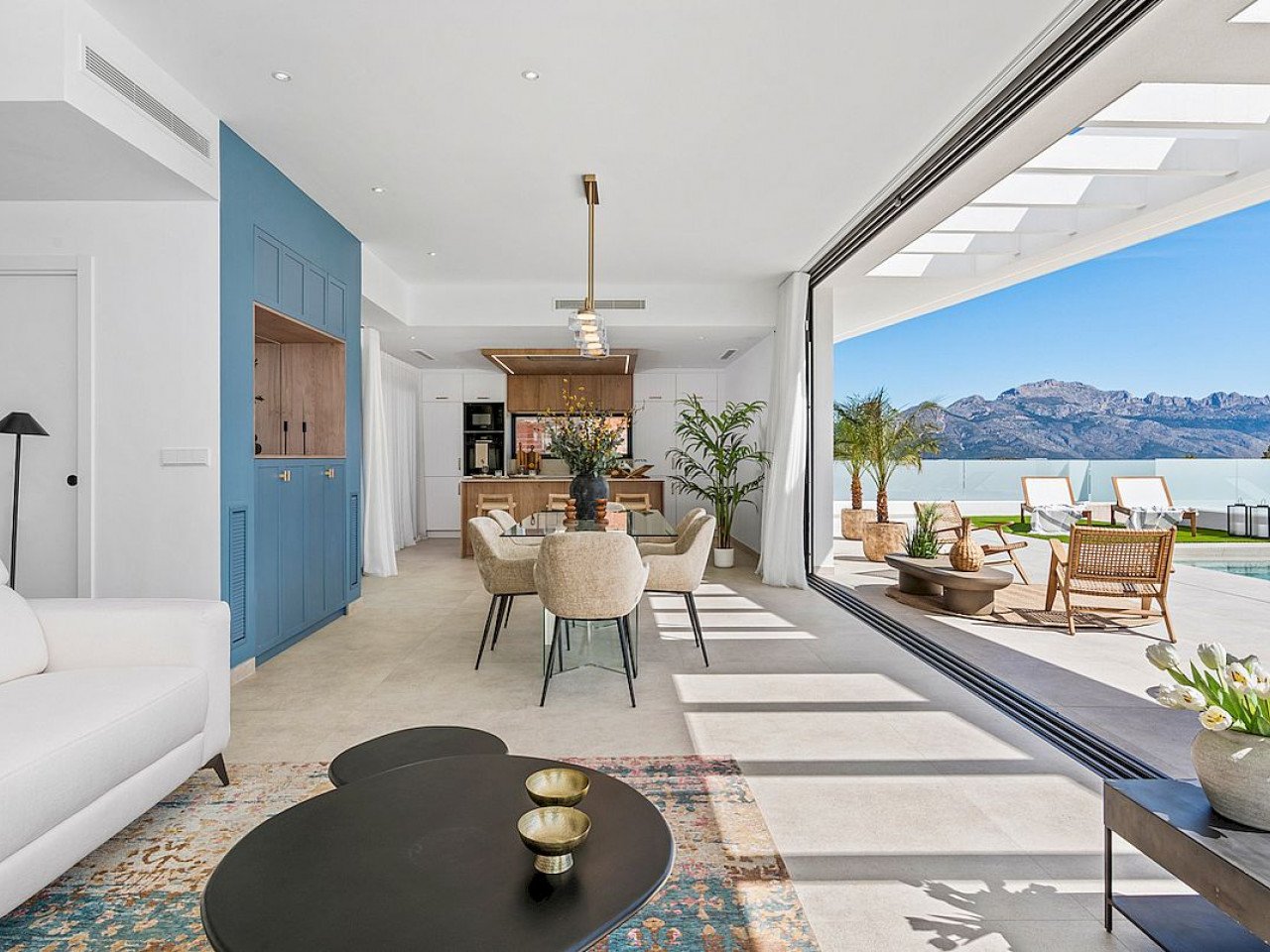 Exklusive Neubau-Villen in einzigartiger Lage mit Panorama-Blick Berge und Meer