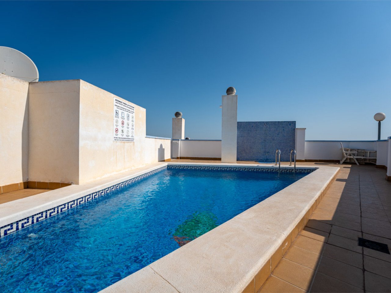 Preiswertes Apartment im Wiederverkauf - mit Schwimmbad