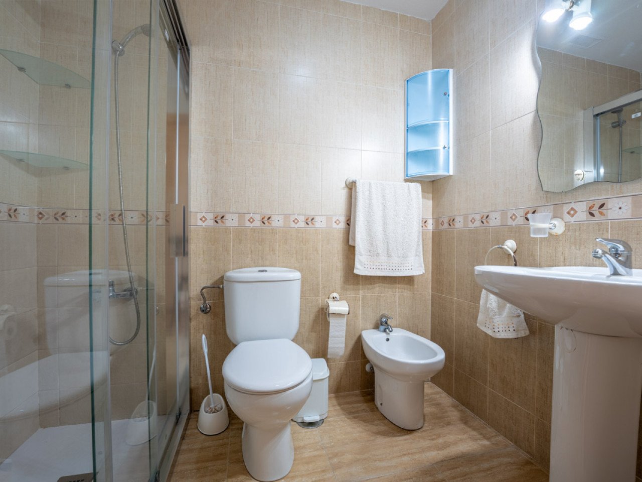 Preiswertes Apartment im Wiederverkauf - mit Schwimmbad