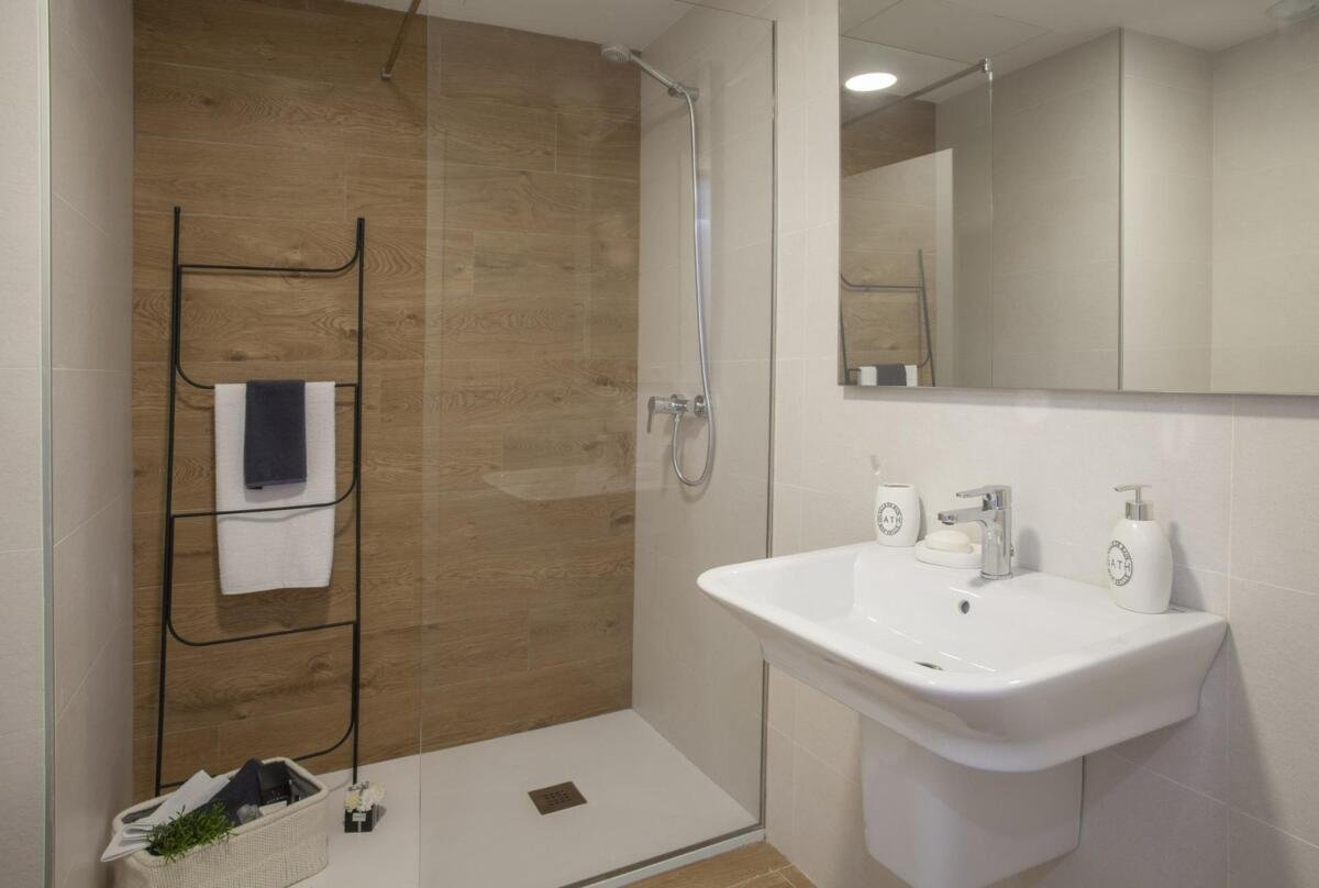 Neues Gebäude, 2- bis 3-Zimmer-Wohnung, 2-Bad-Wohnung und Penthouse mit Meerblick in Torrox Costa