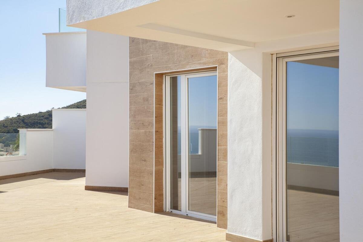 Neues Gebäude, 2- bis 3-Zimmer-Wohnung, 2-Bad-Wohnung und Penthouse mit Meerblick in Torrox Costa