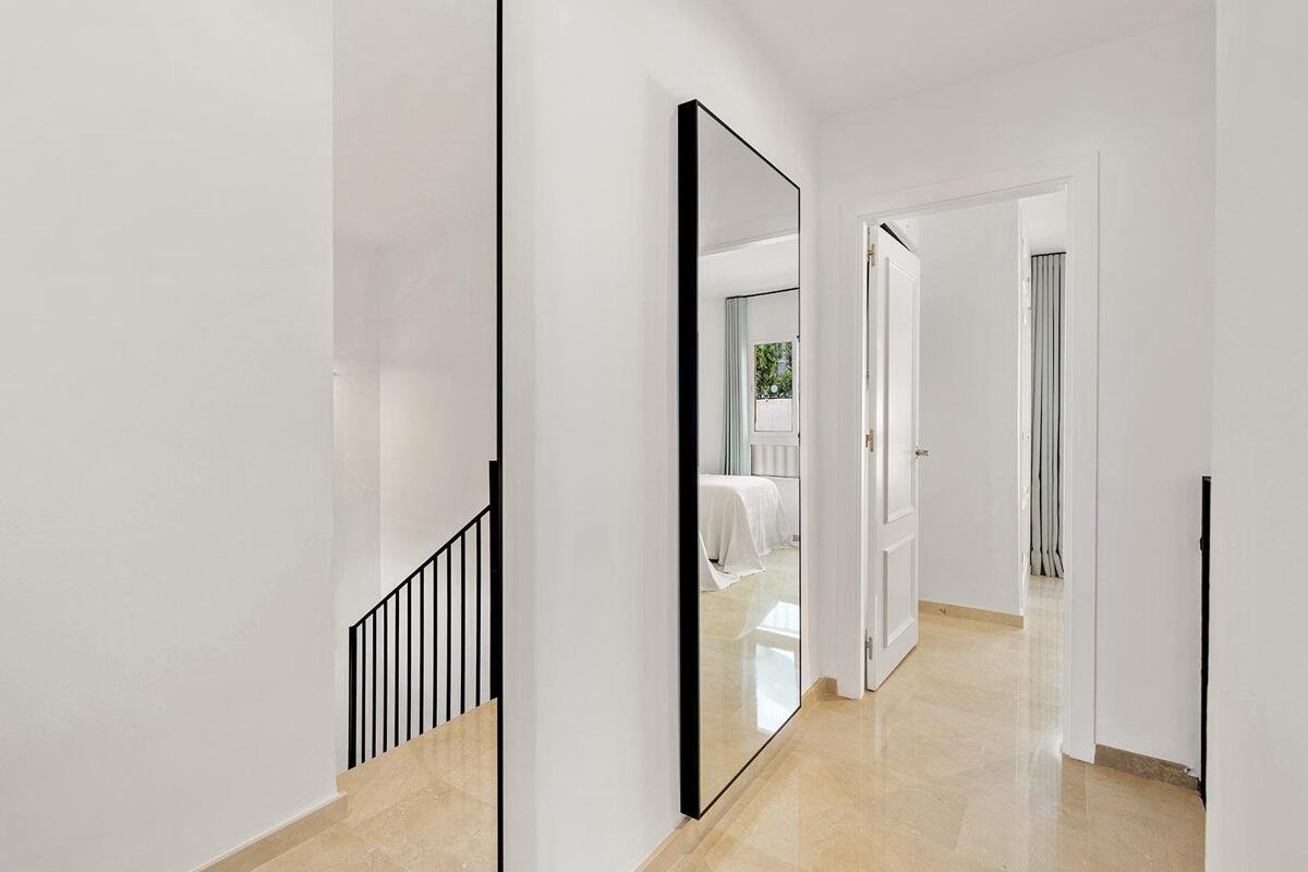Neubau, 2 Schlafzimmer, 1 Badezimmer Stadthaus in Mijas