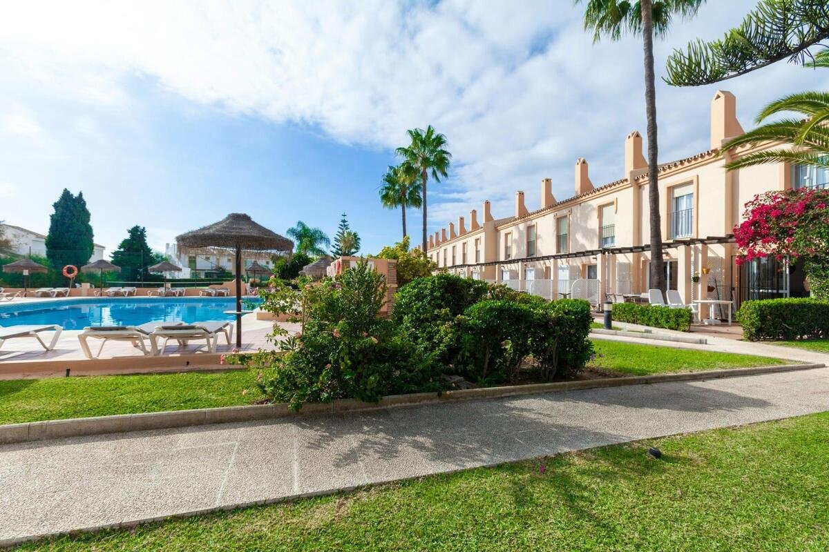 Neubau, 2 Schlafzimmer, 1 Badezimmer Stadthaus in Mijas