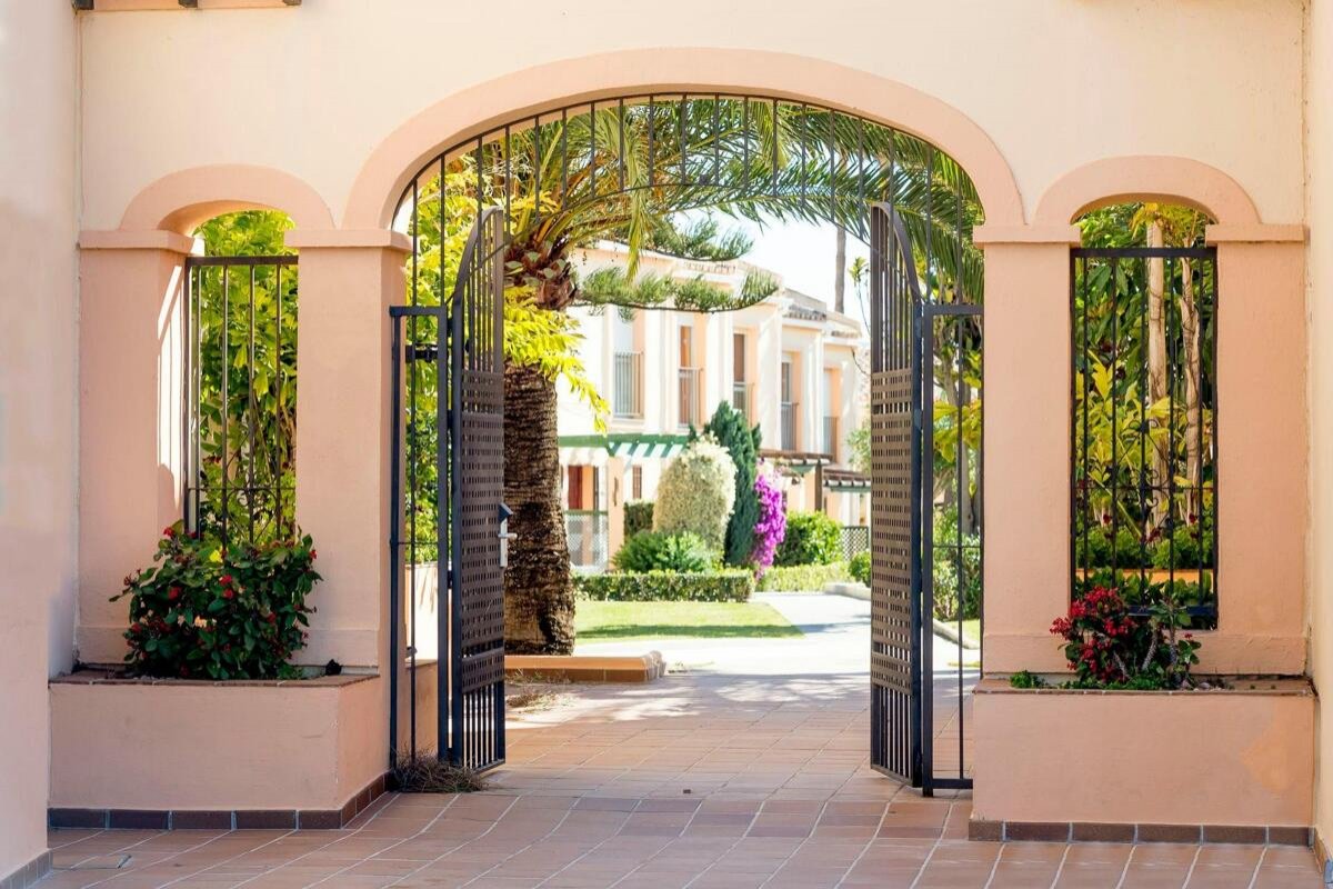 Neubau, 2 Schlafzimmer, 1 Badezimmer Stadthaus in Mijas