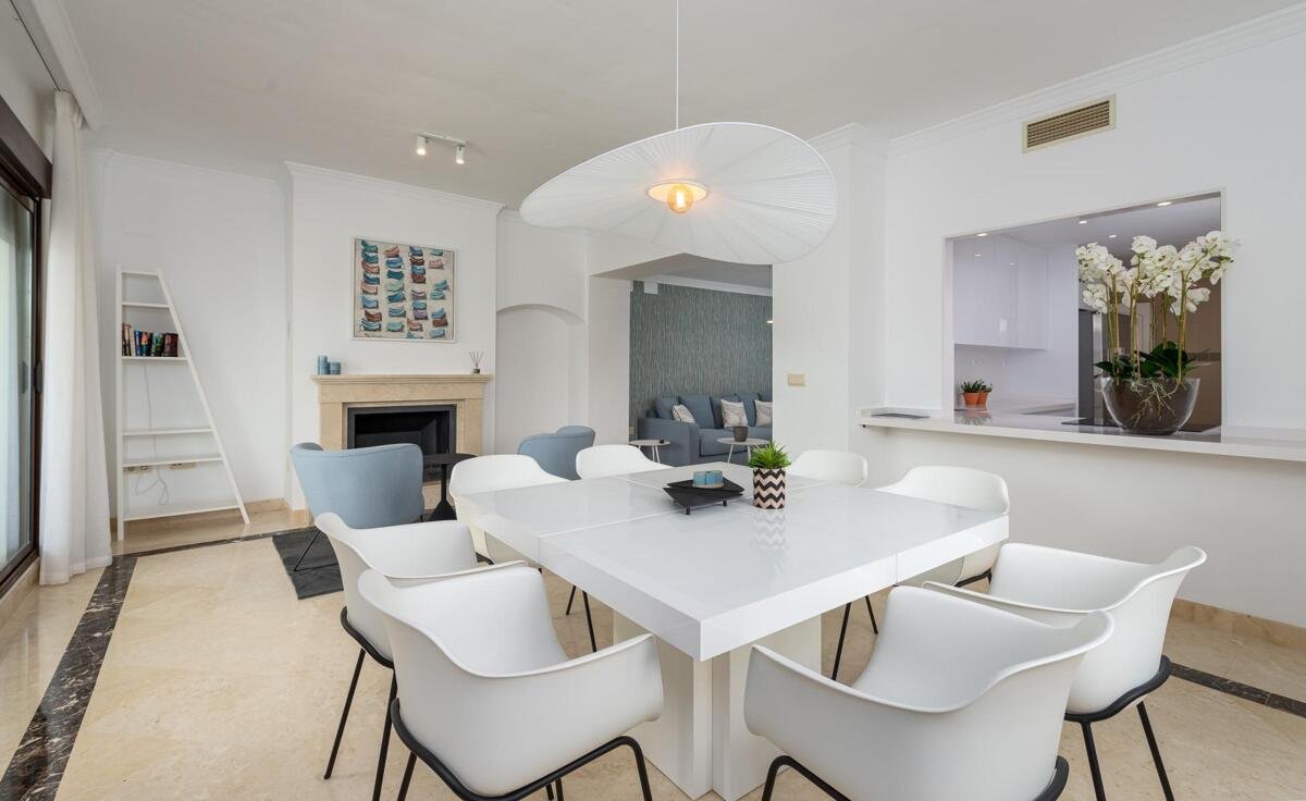 Neubau, 3 Schlafzimmer, 2 Badezimmer Villa in Estepona