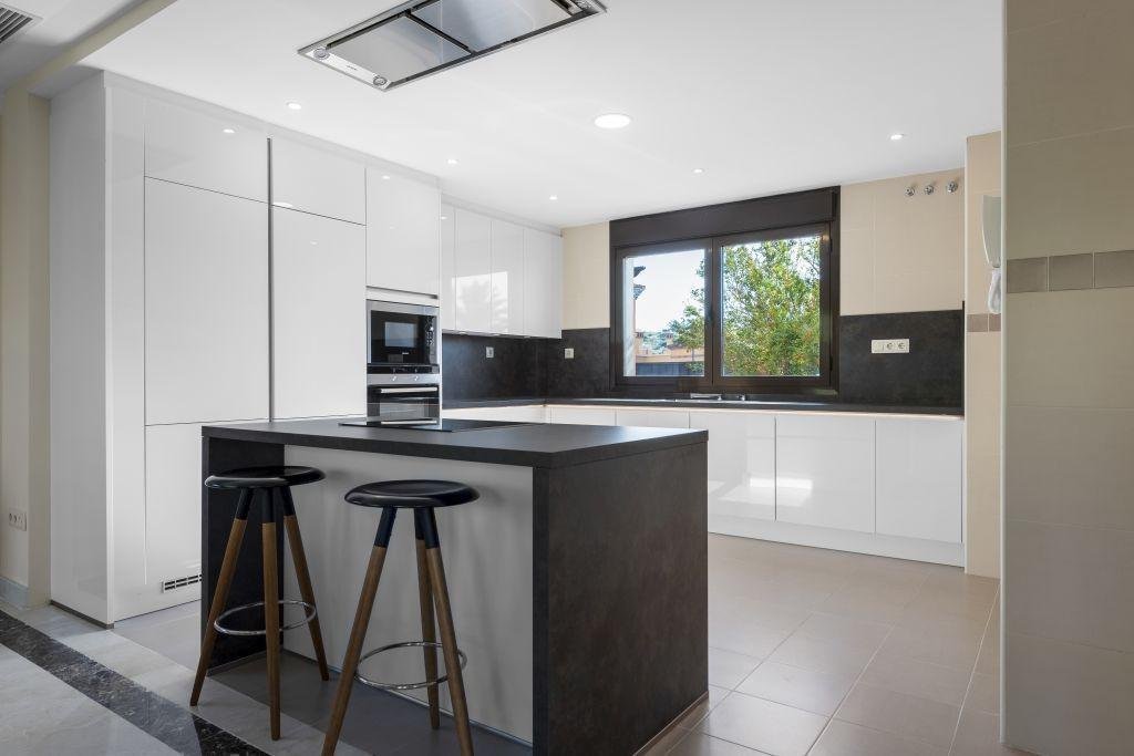 Neubau, 3 Schlafzimmer, 2 Badezimmer Villa in Estepona