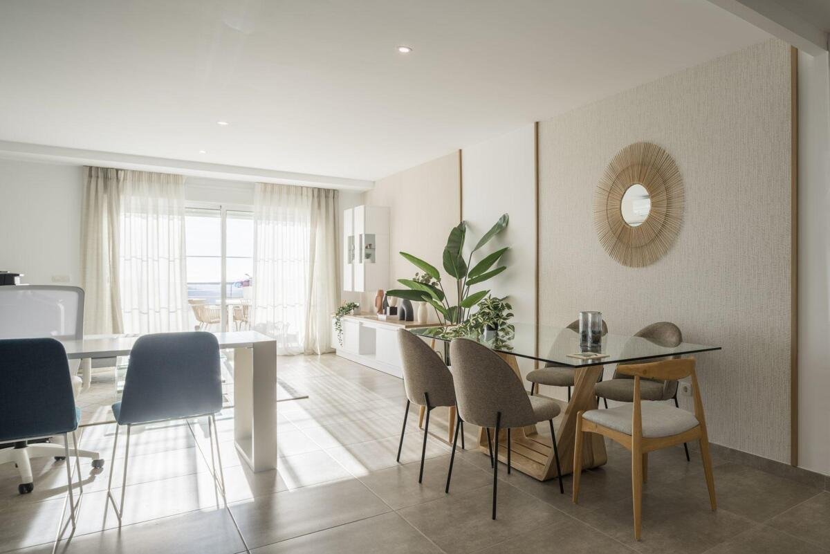Neubau, 1 Schlafzimmer, 2 Badezimmer Apartment in Istán