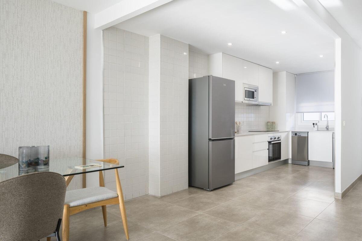 Neubau, 1 Schlafzimmer, 2 Badezimmer Apartment in Istán