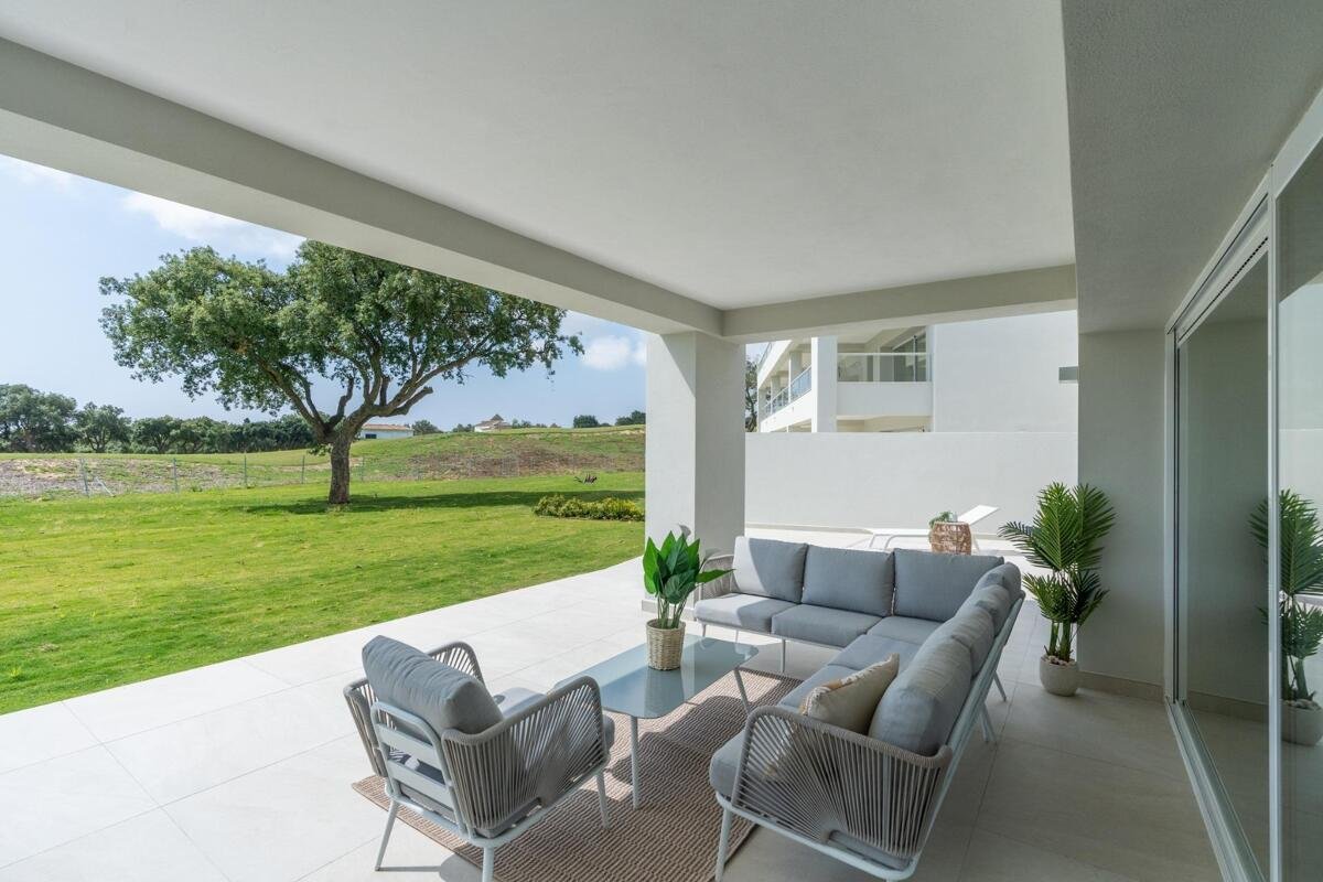 Neubau, 3-Zimmer-Wohnung, 2 Badezimmer in Sotogrande