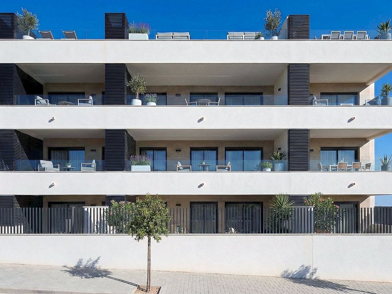 Moderne Neubau-Apartments und Penthouses zentral in Benijofar