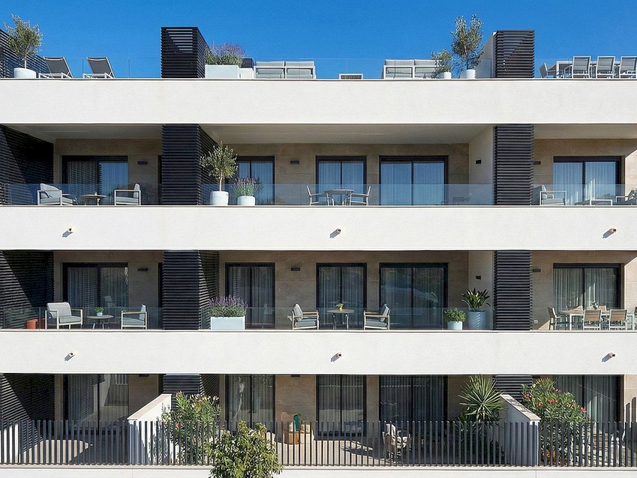 Moderne Neubau-Apartments und Penthouses zentral in Benijofar