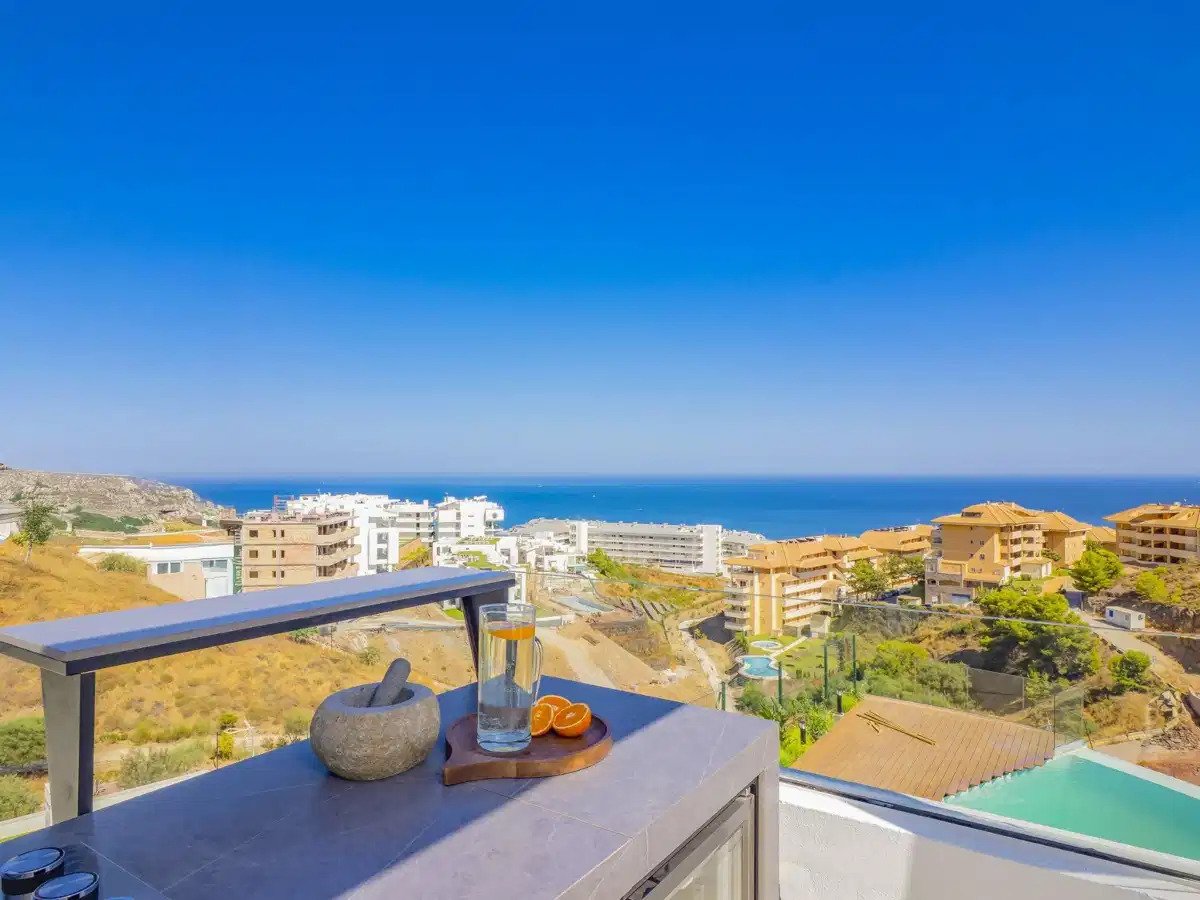4-Zimmer-Reihenhaus mit 3 Badezimmern, Meerblick und privatem Solarium in El Higuerón