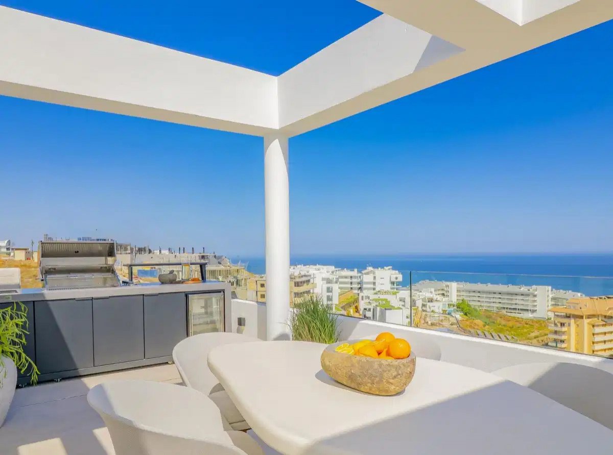 4-Zimmer-Reihenhaus mit 3 Badezimmern, Meerblick und privatem Solarium in El Higuerón