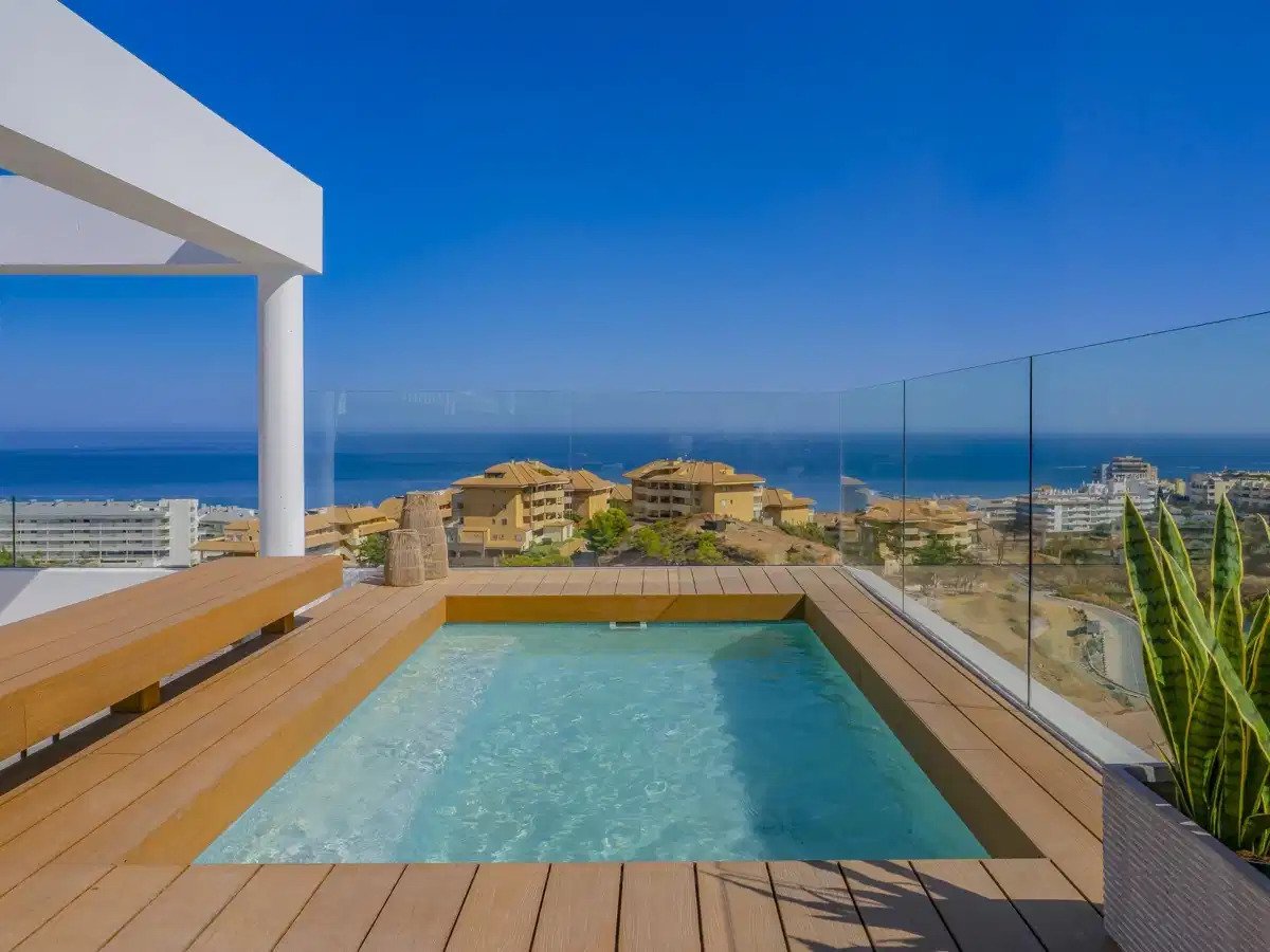 4-Zimmer-Reihenhaus mit 3 Badezimmern, Meerblick und privatem Solarium in El Higuerón