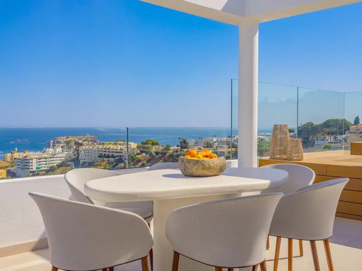 4-Zimmer-Reihenhaus mit 3 Badezimmern, Meerblick und privatem Solarium in El Higuerón