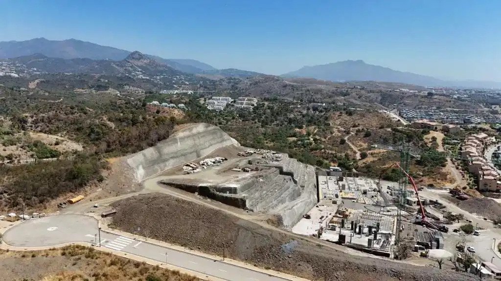 3-Zimmer, 3-Bad Luxuswohnung mit Meerblick und außergewöhnlichen Annehmlichkeiten in der Nähe von Estepona