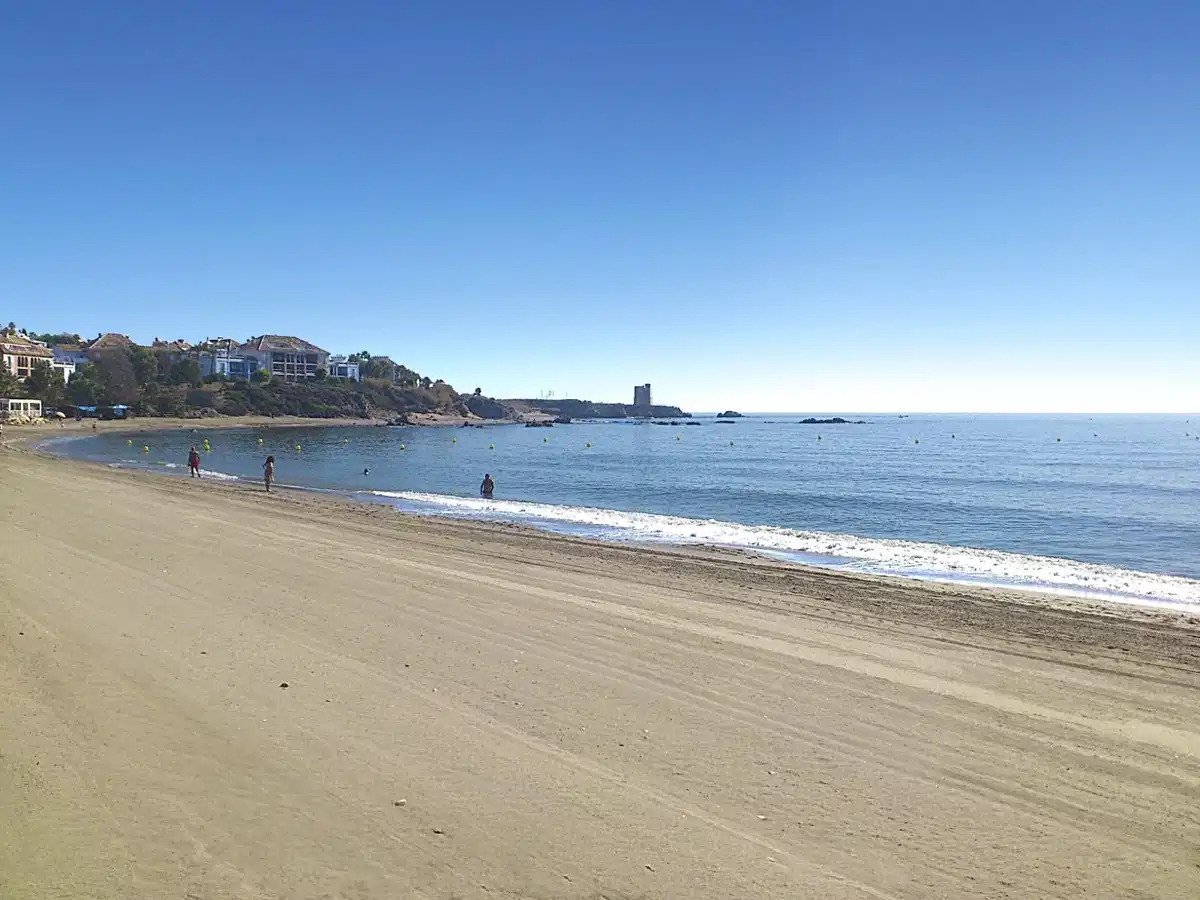 3-Zimmer, 2-Bad-Penthouse mit Meerblick und Premium-Annehmlichkeiten in Bahía de las Rocas, Manilva