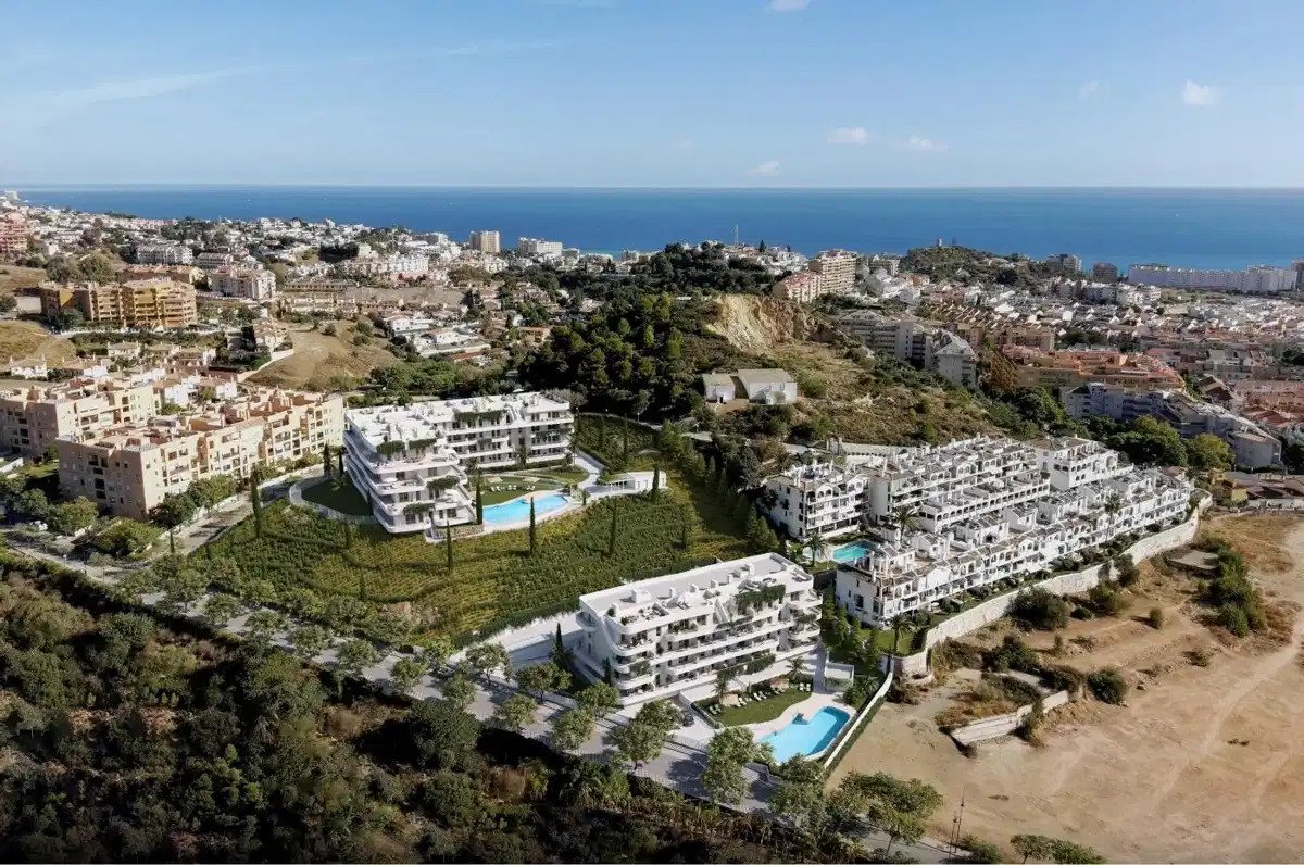 2-Zimmer, 2-Bad-Wohnung mit Terrasse und Meer- oder Bergblick in Fuengirola