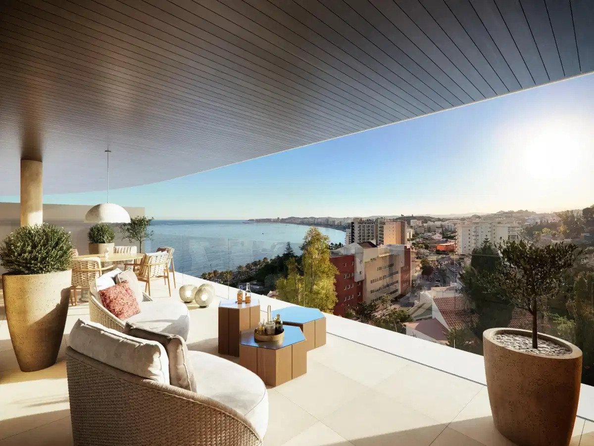 3-Zimmer, 2-Bad-Penthouse mit Panoramablick auf das Meer in Carvajal, Fuengirola