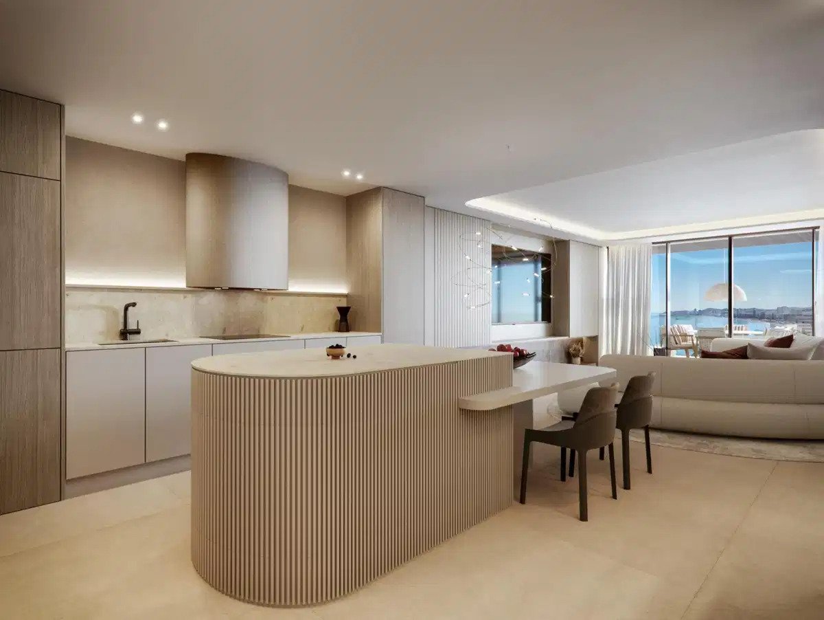 3-Zimmer, 2-Bad-Penthouse mit Panoramablick auf das Meer in Carvajal, Fuengirola