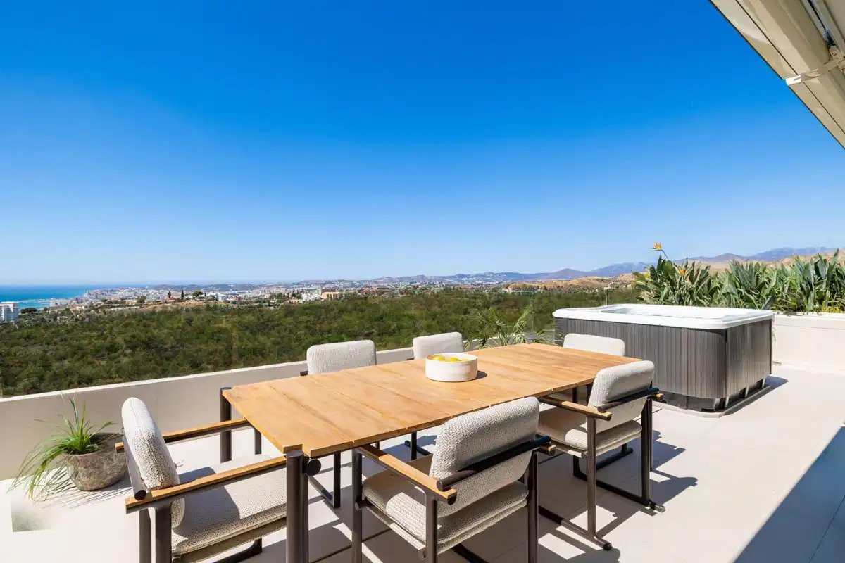 3-Zimmer, 2-Bad-Penthouse mit großzügigen Terrassen und Meerblick in El Higuerón