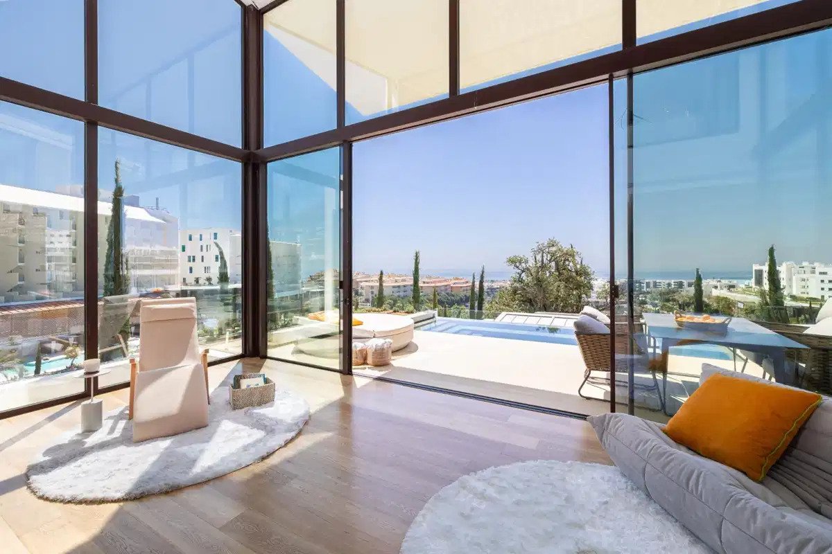 4-Zimmer-Reihenhaus mit 3 Badezimmern und Panoramablick auf das Meer in El Higuerón