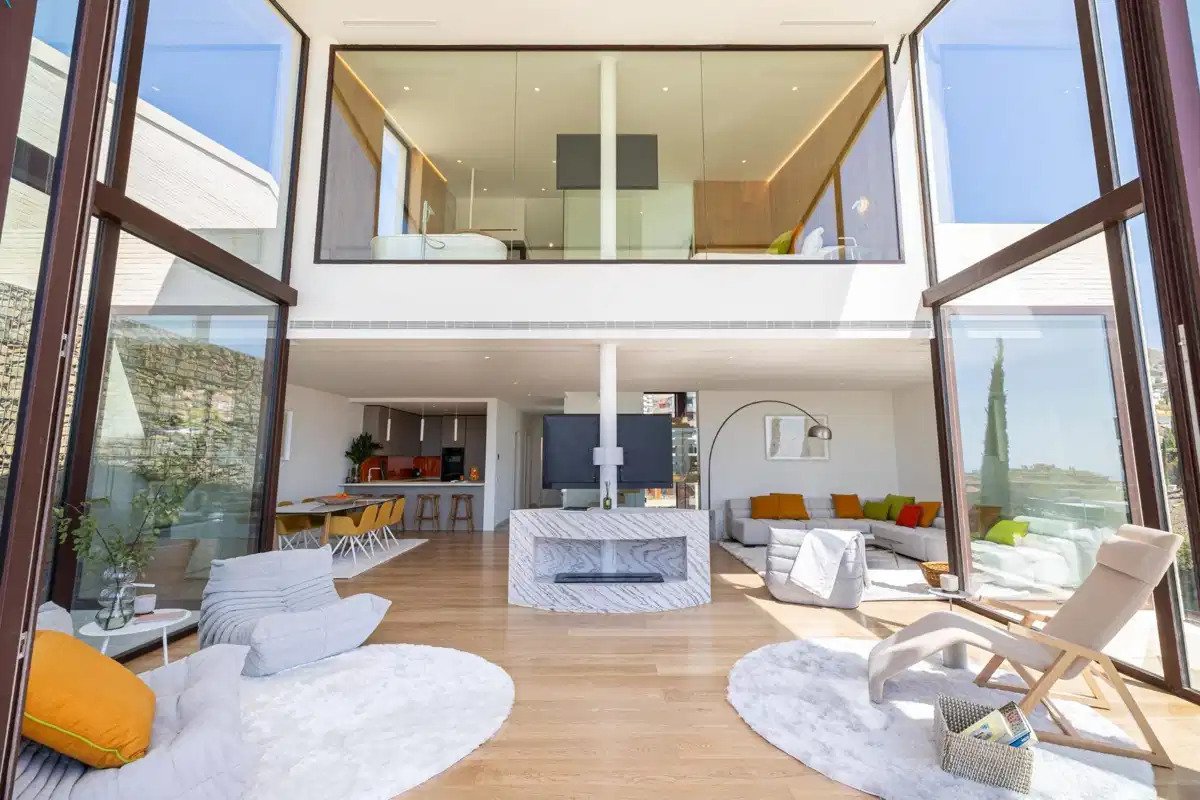 4-Zimmer-Reihenhaus mit 3 Badezimmern und Panoramablick auf das Meer in El Higuerón