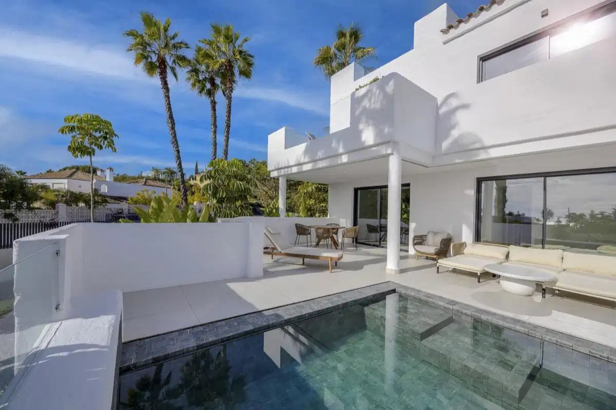 4-Zimmer, 4-Badezimmer Luxus-Duplexhäuser in El Paraiso, Estepona-Marbella Gebiet