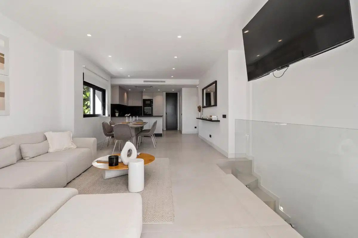 4-Zimmer, 4-Badezimmer Luxus-Duplexhäuser in El Paraiso, Estepona-Marbella Gebiet