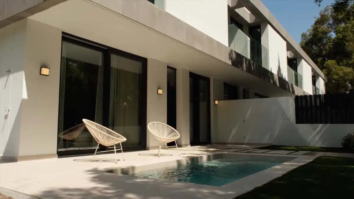 3-Zimmer, 3-Badezimmer Stadthaus in El Limonar, Malaga – Luxuriöses Boutique-Wohnen in der Nähe des Strandes