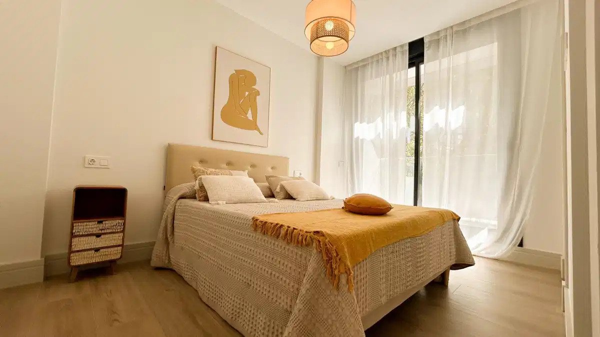 3-Zimmer, 3-Badezimmer Stadthaus in El Limonar, Malaga – Luxuriöses Boutique-Wohnen in der Nähe des Strandes