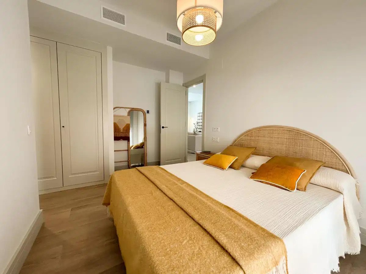 3-Zimmer, 3-Badezimmer Stadthaus in El Limonar, Malaga – Luxuriöses Boutique-Wohnen in der Nähe des Strandes