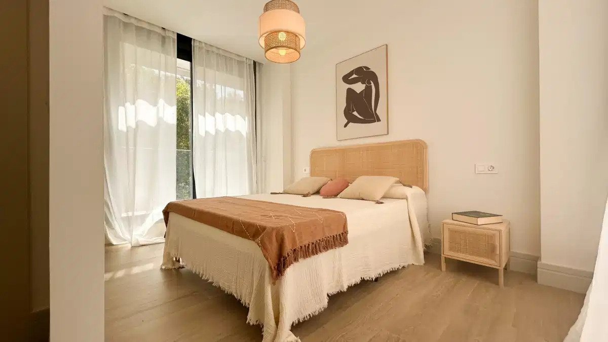 3-Zimmer, 3-Badezimmer Stadthaus in El Limonar, Malaga – Luxuriöses Boutique-Wohnen in der Nähe des Strandes