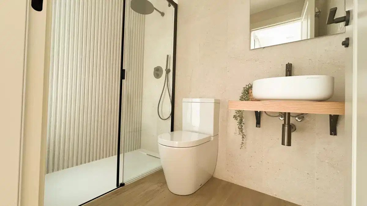 3-Zimmer, 3-Badezimmer Stadthaus in El Limonar, Malaga – Luxuriöses Boutique-Wohnen in der Nähe des Strandes