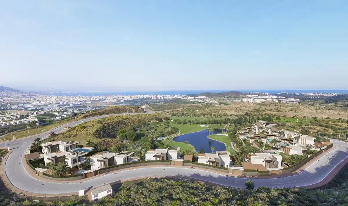 4-Zimmer, 4-Badezimmer Villa mit Panoramablick auf Golf und Meer in Mijas