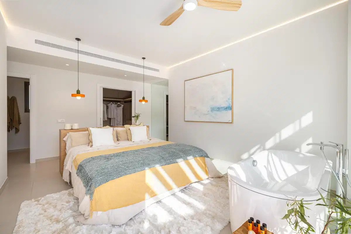 3-Zimmer, 2-Bad Wohnung mit Meer- und Bergblick in El Higuerón, Costa del Sol