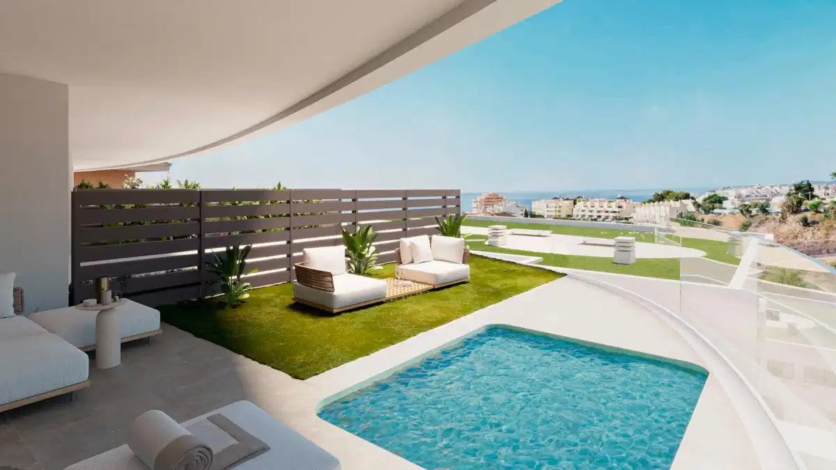3-Zimmer-Reihenhaus mit 2 Badezimmern, Meerblick und privatem Garten in der Nähe von Fuengirola