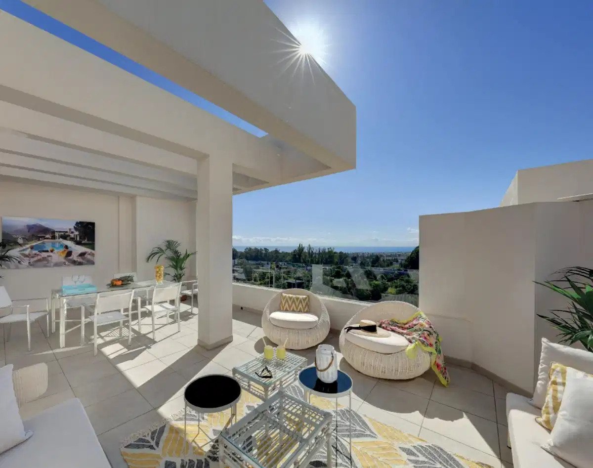 4-Zimmer, 2-Bad Wohnung mit Dachpool und Panoramablick in Nueva Andalucía