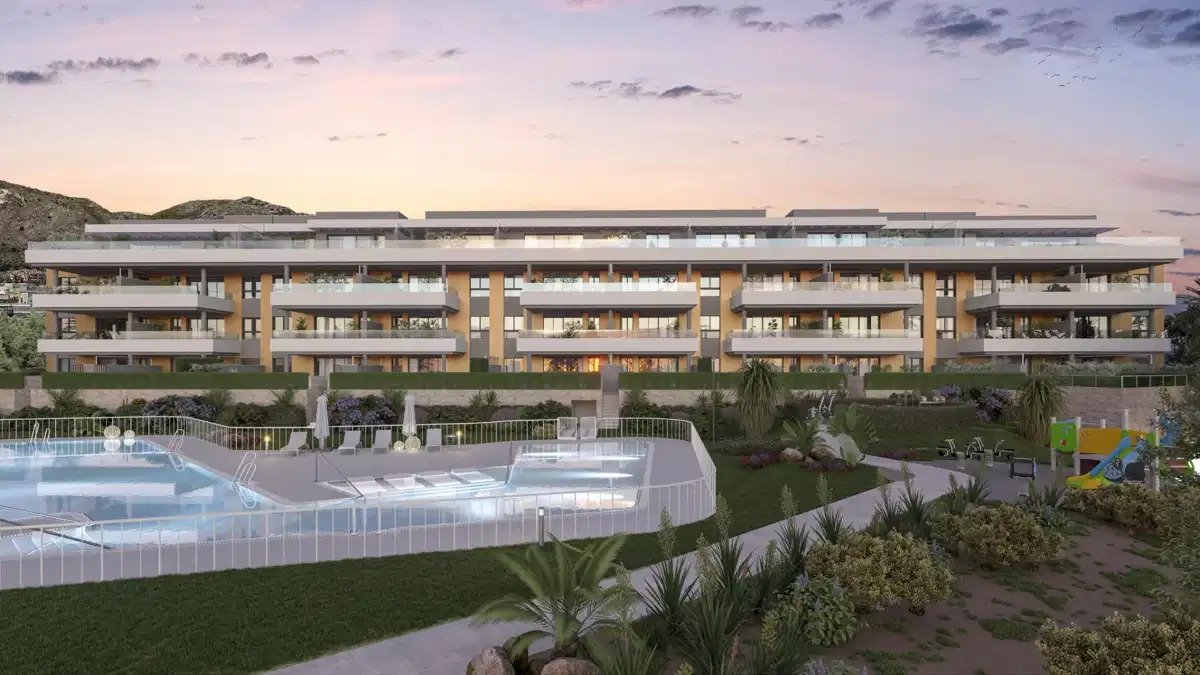 3-Zimmer, 2-Bad-Penthouse mit großzügiger Terrasse und hervorragendem Ausblick in der Nähe des La Carihuela Strandes