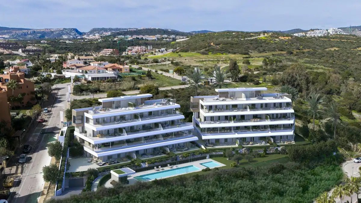 3-Zimmer, 2-Bad-Penthouse mit großzügigen Terrassen und Meerblick in der Nähe von Estepona